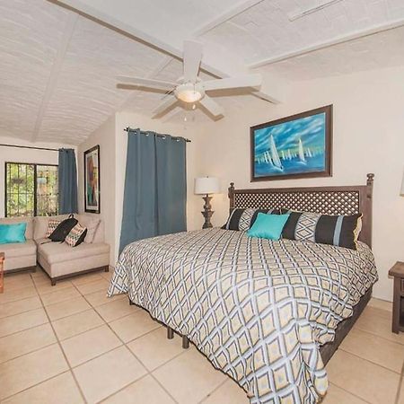 Enjoy Ac In Our Guest Room At Inn Ajijic Exterior photo
