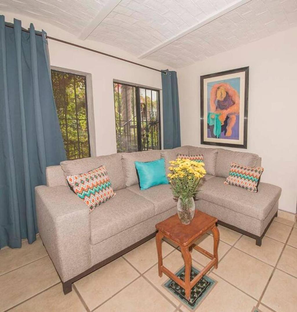 Enjoy Ac In Our Guest Room At Inn Ajijic Exterior photo