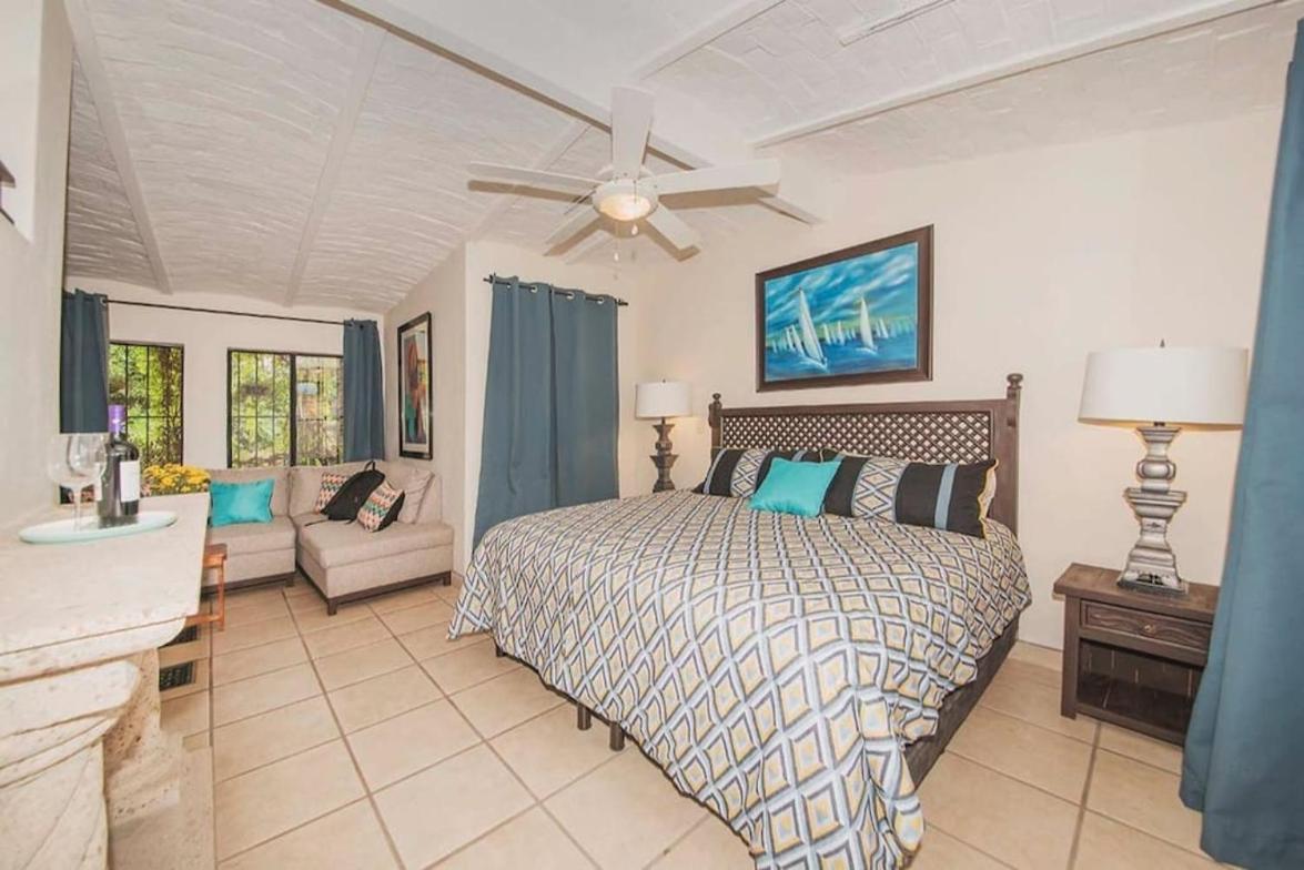 Enjoy Ac In Our Guest Room At Inn Ajijic Exterior photo